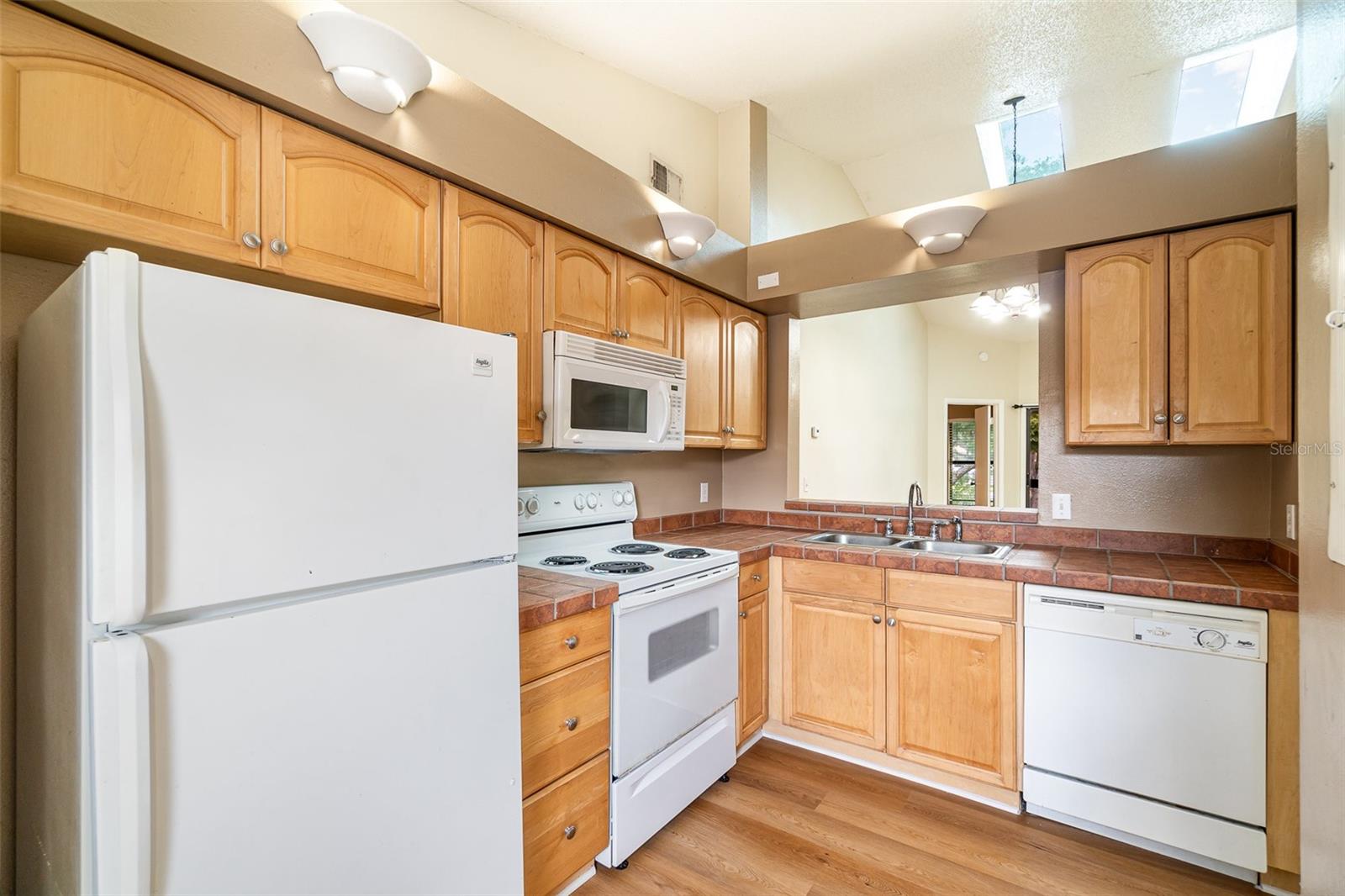 Image 7 of 24 For 2924 Semoran Boulevard D2