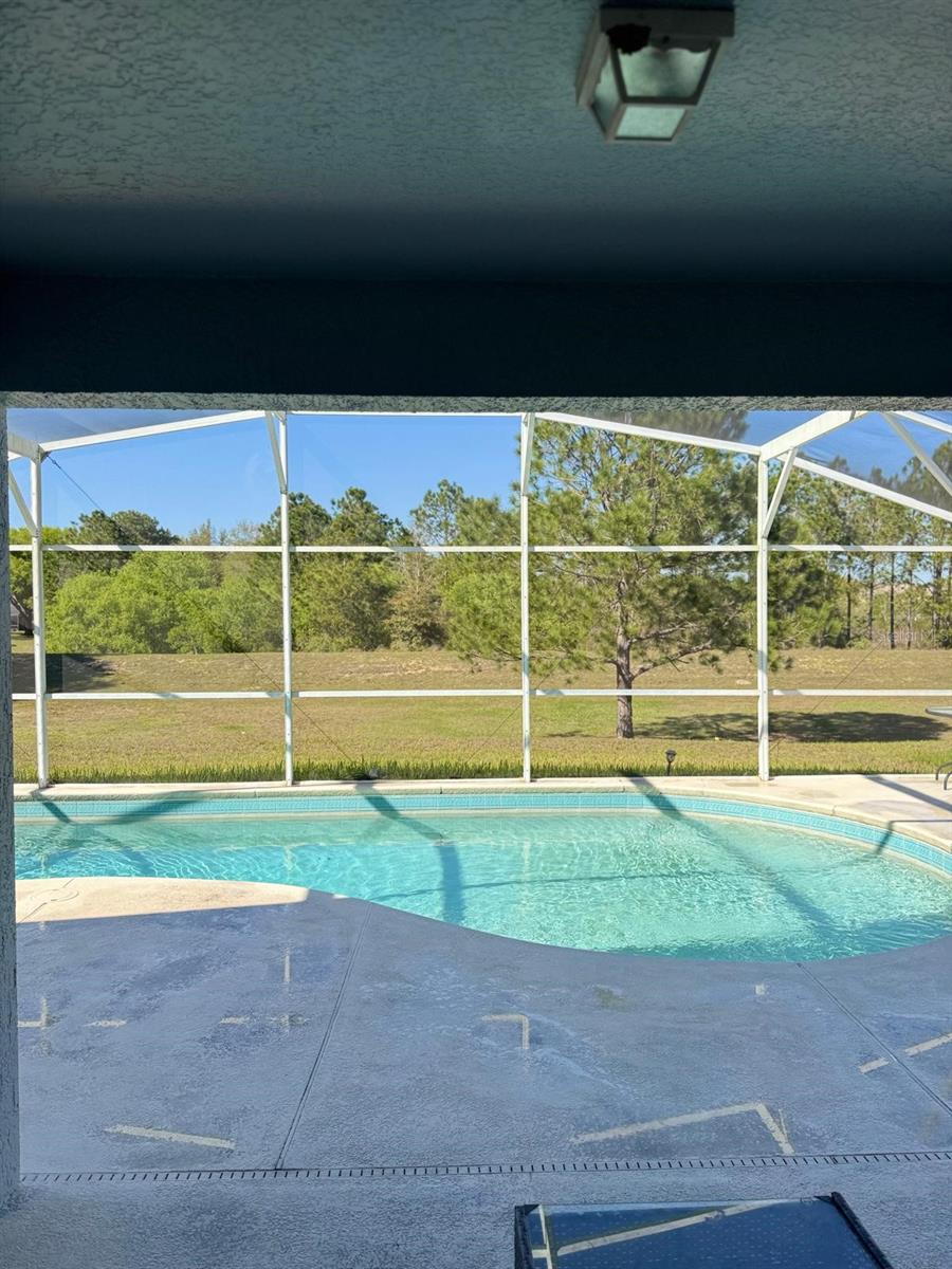 Image 4 of 19 For 17517 Silver Creek Court