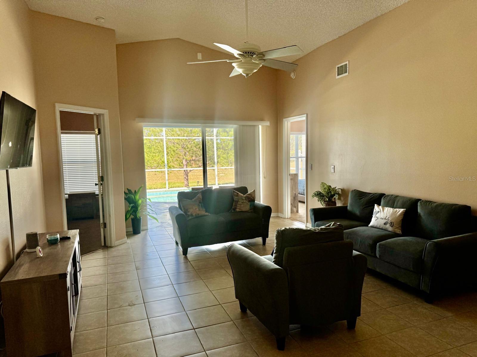 Image 6 of 19 For 17517 Silver Creek Court