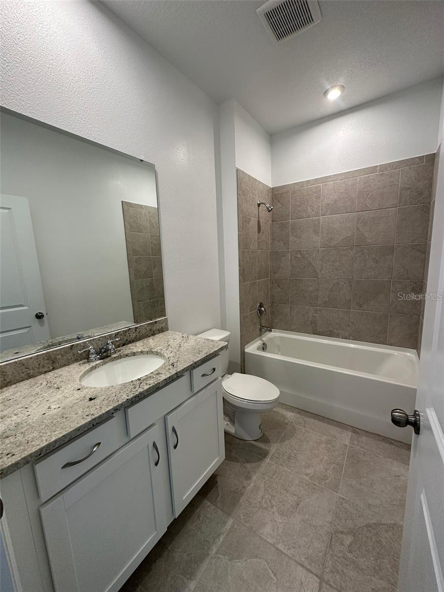 Image 16 of 22 For 1141 Lakeshore Breeze Place