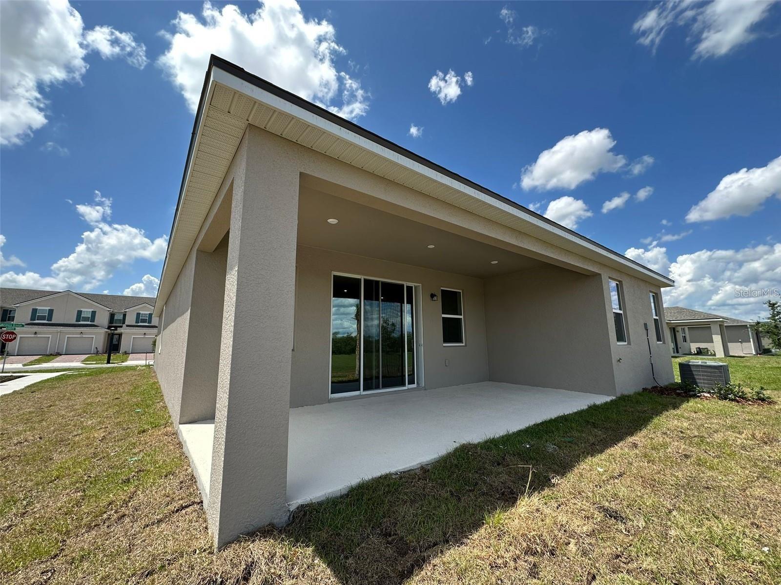 Image 18 of 22 For 1141 Lakeshore Breeze Place