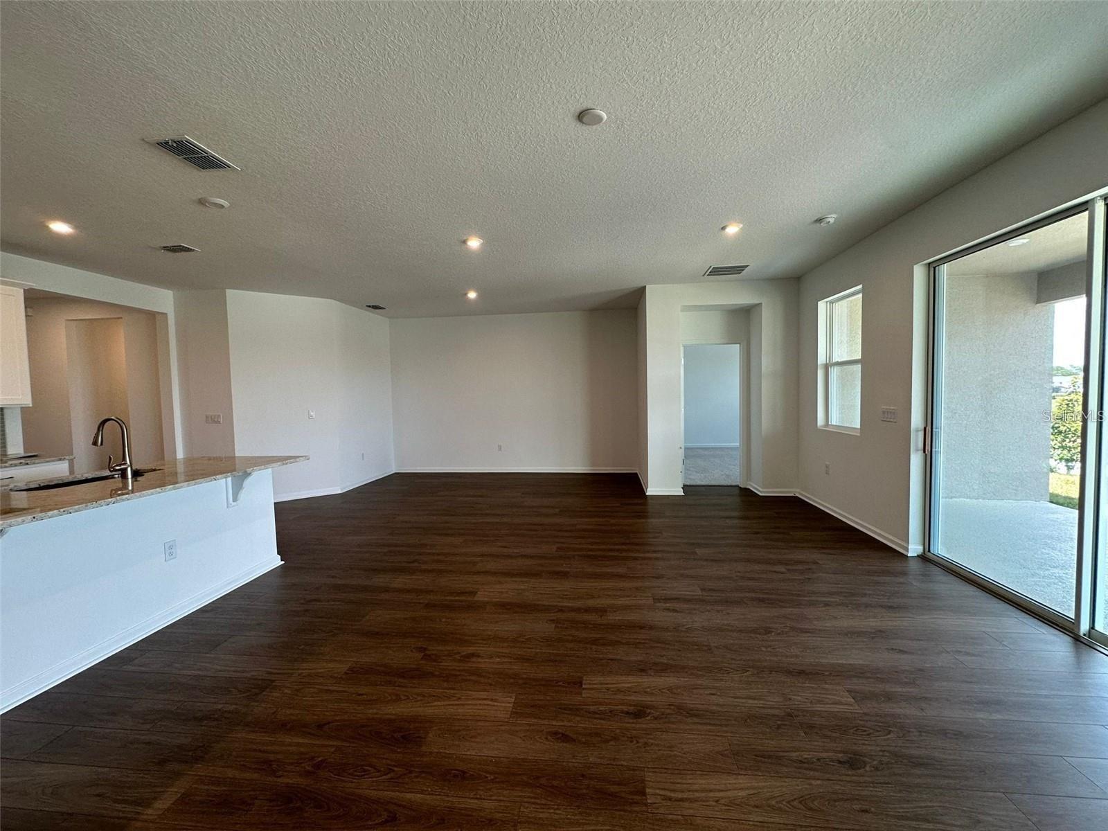 Image 4 of 22 For 1141 Lakeshore Breeze Place