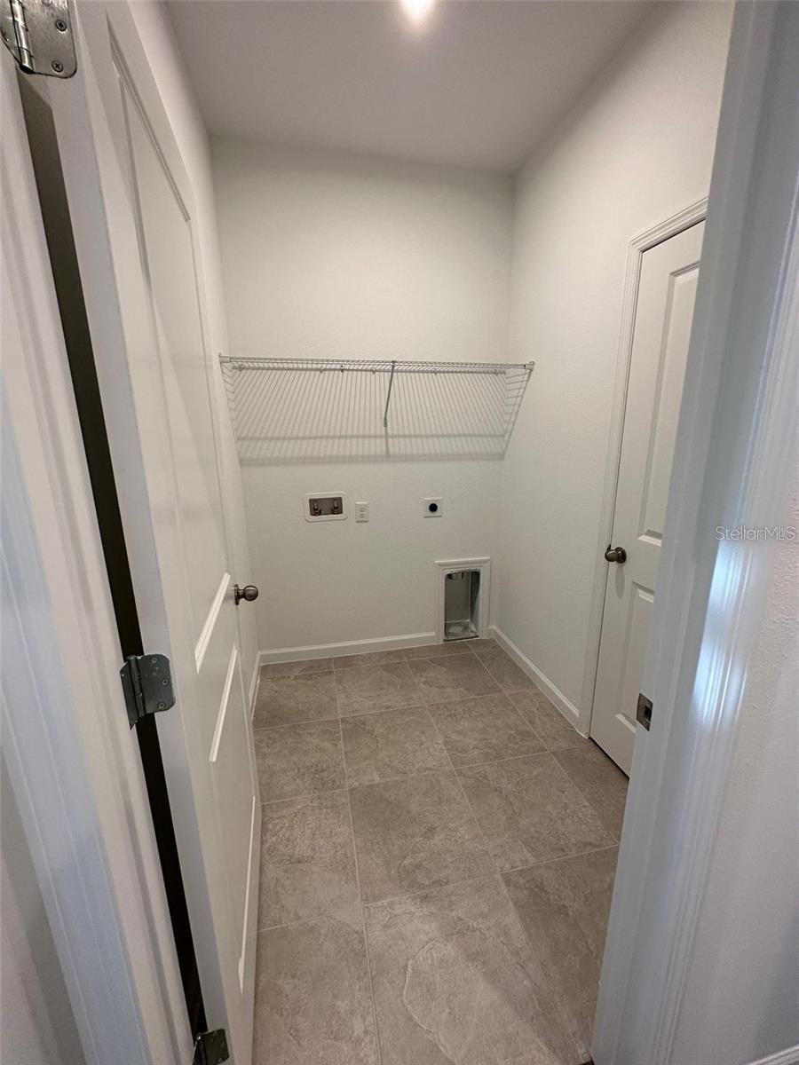 Image 6 of 22 For 1141 Lakeshore Breeze Place