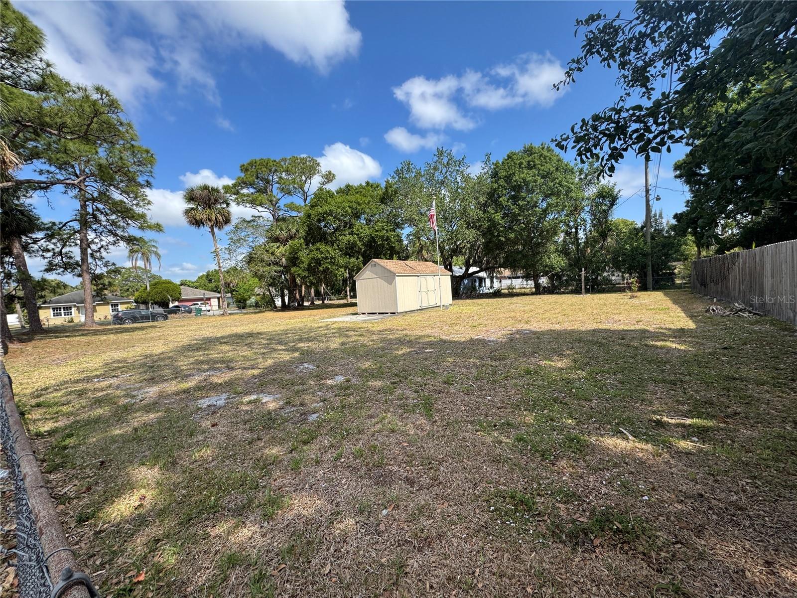 Image 3 of 3 For 633 Varr Avenue