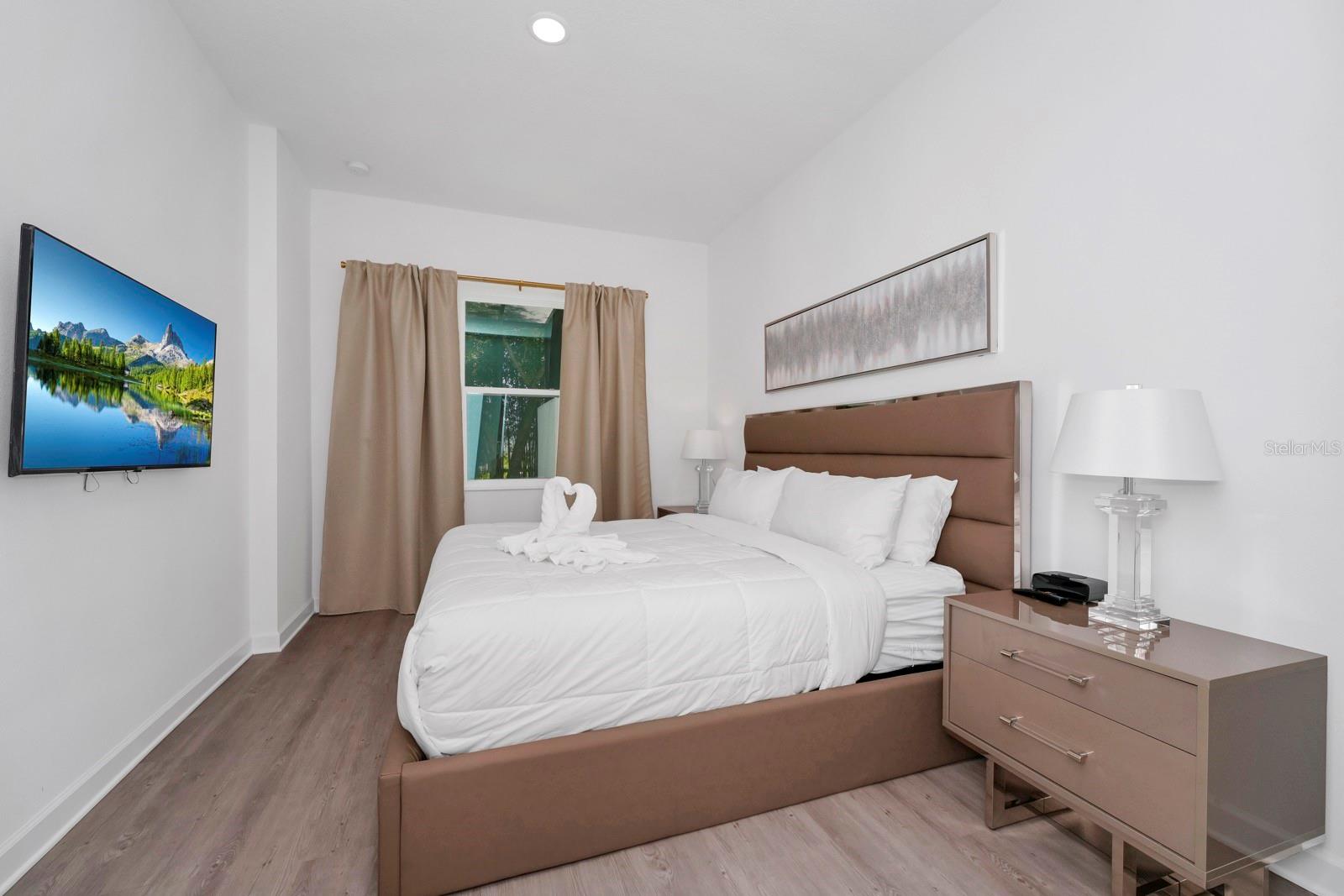 Image 20 of 41 For 296 Famagusta Drive