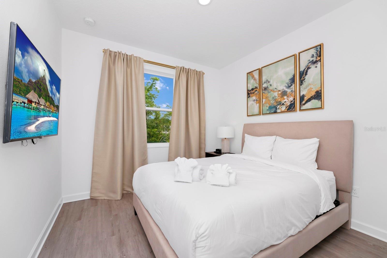 Image 26 of 41 For 296 Famagusta Drive