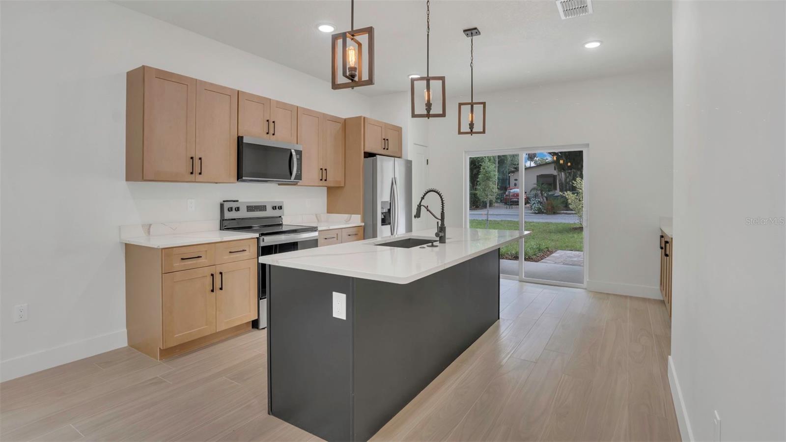 Image 4 of 30 For 1371 Lake Drive