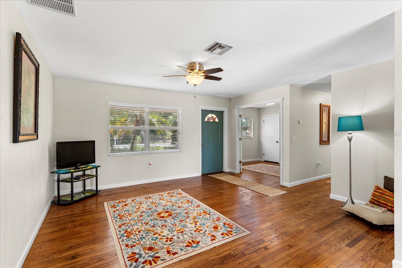 Image 9 of 28 For 1190 Pecan Street