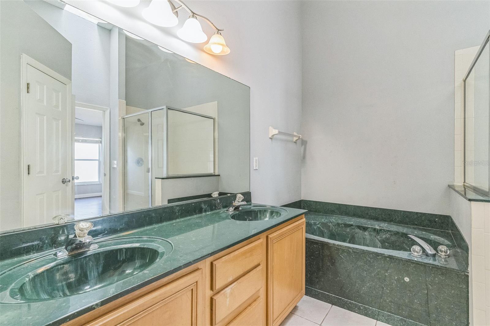 Image 22 of 37 For 6702 Imperial Oak Lane