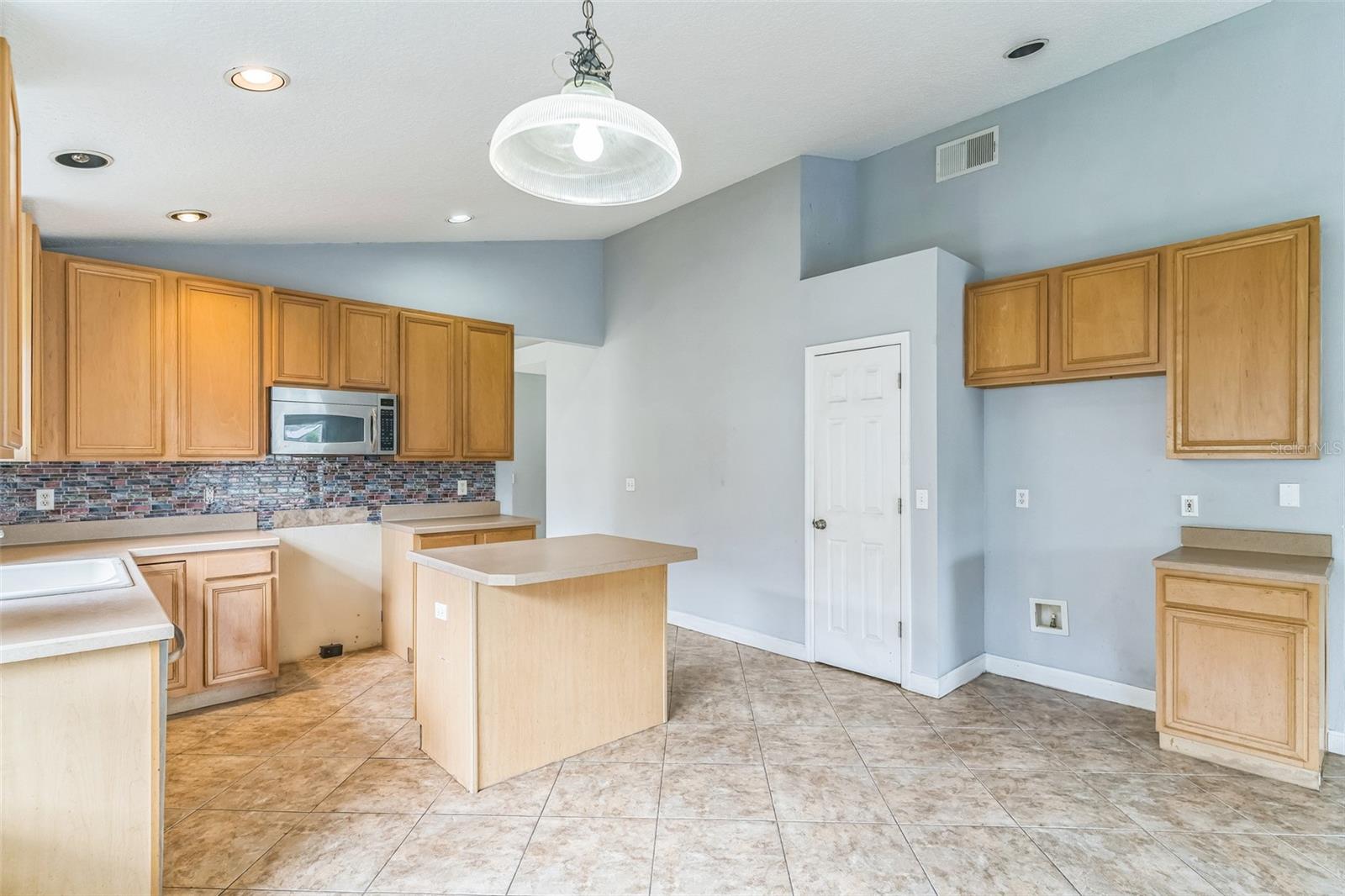 Image 8 of 37 For 6702 Imperial Oak Lane