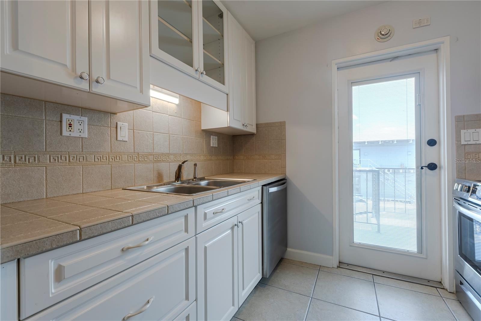 Image 9 of 33 For 151 Orlando Avenue 204