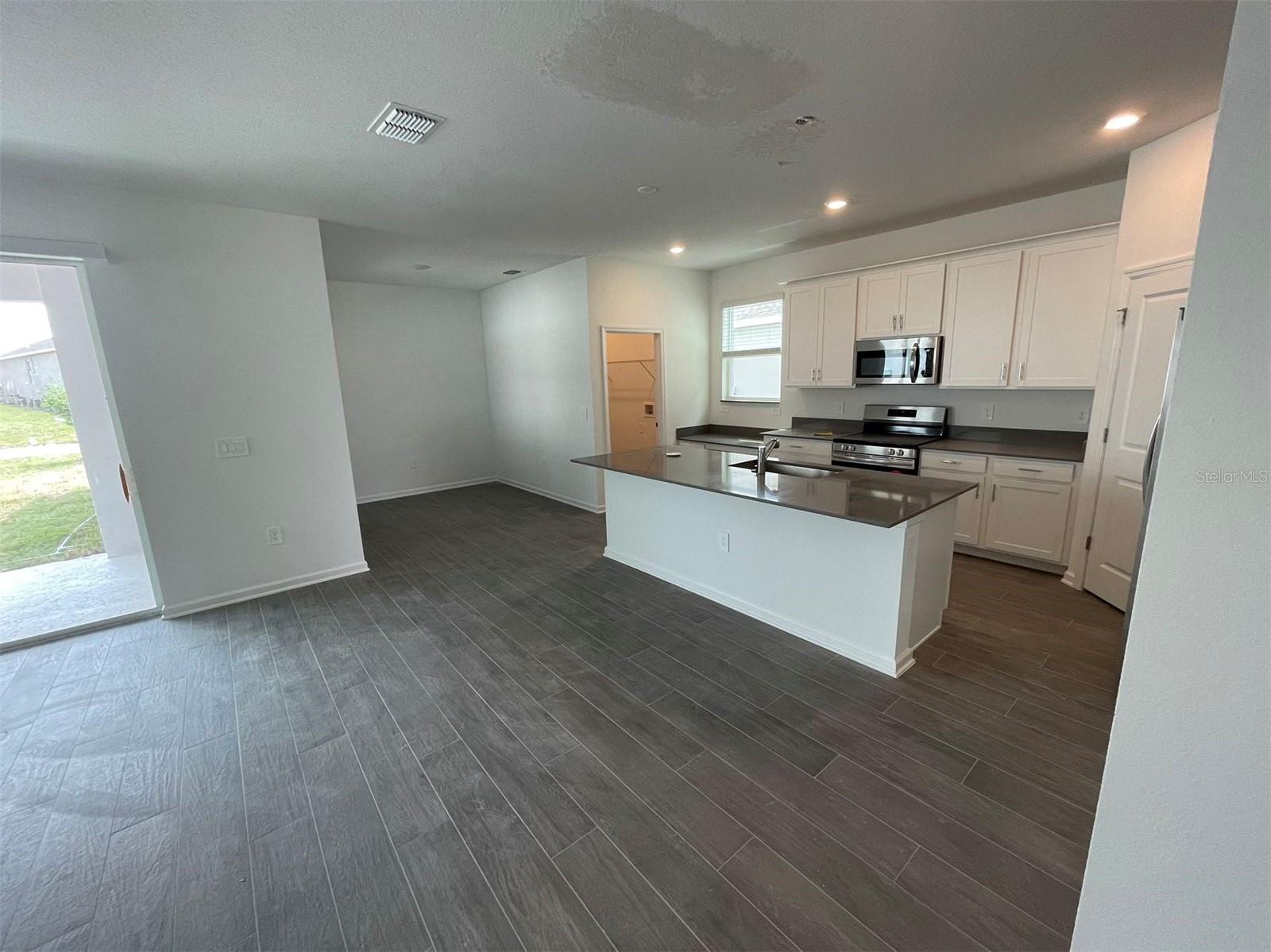 Image 10 of 30 For 6241 Blissful Street