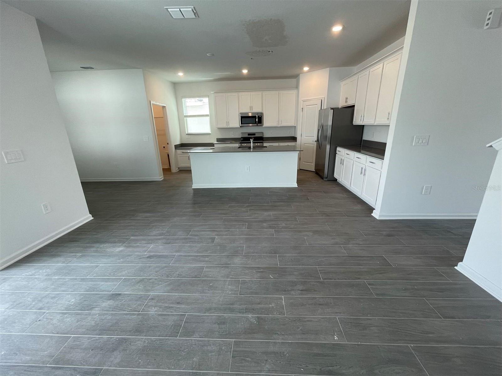 Image 12 of 30 For 6241 Blissful Street