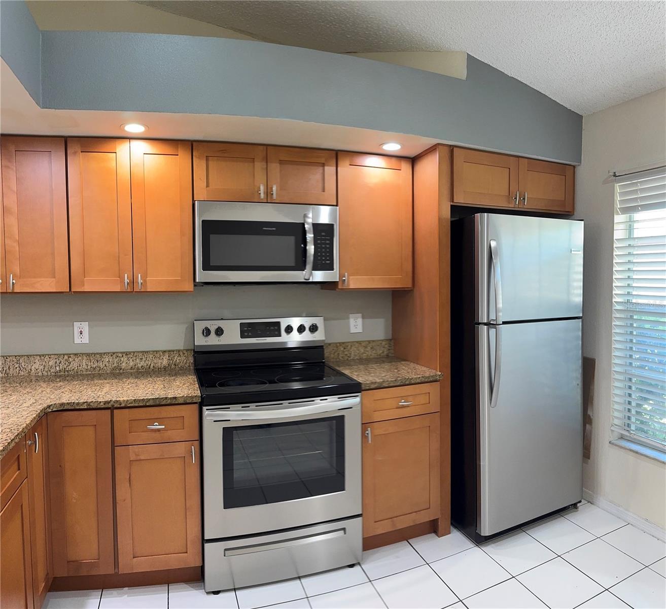 Image 15 of 30 For 14844 Laguna Beach Circle