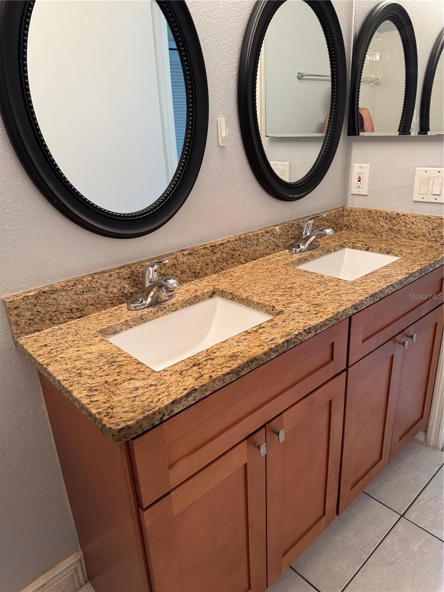 Image 23 of 30 For 14844 Laguna Beach Circle