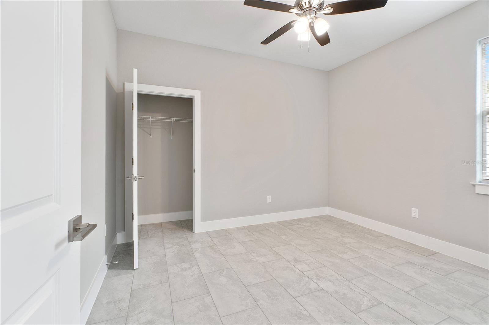 Image 33 of 52 For 1250 Papillon Street