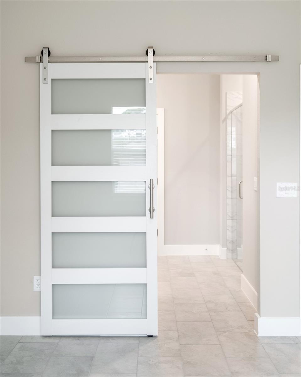 Image 36 of 52 For 1250 Papillon Street