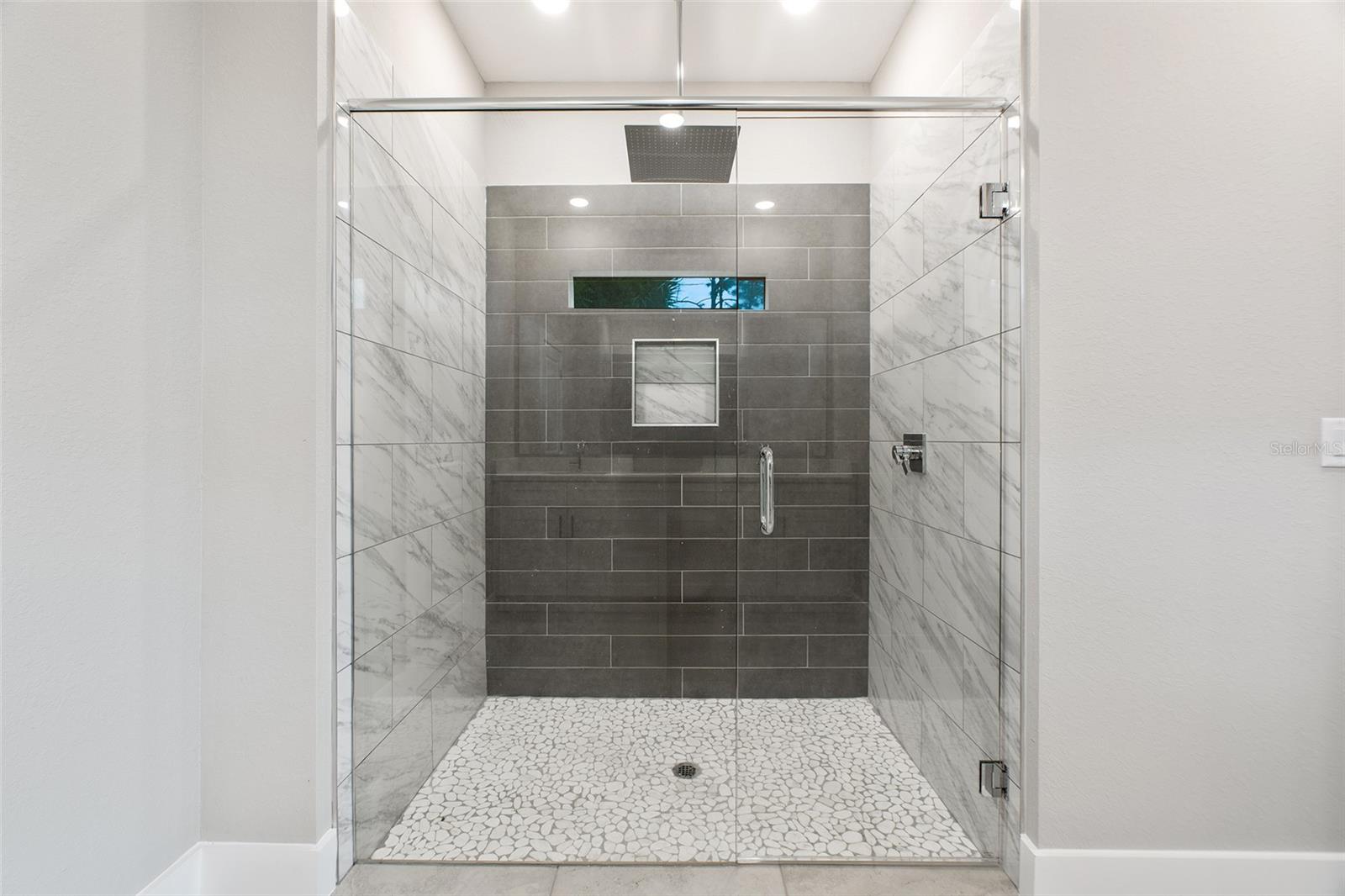 Image 40 of 52 For 1250 Papillon Street