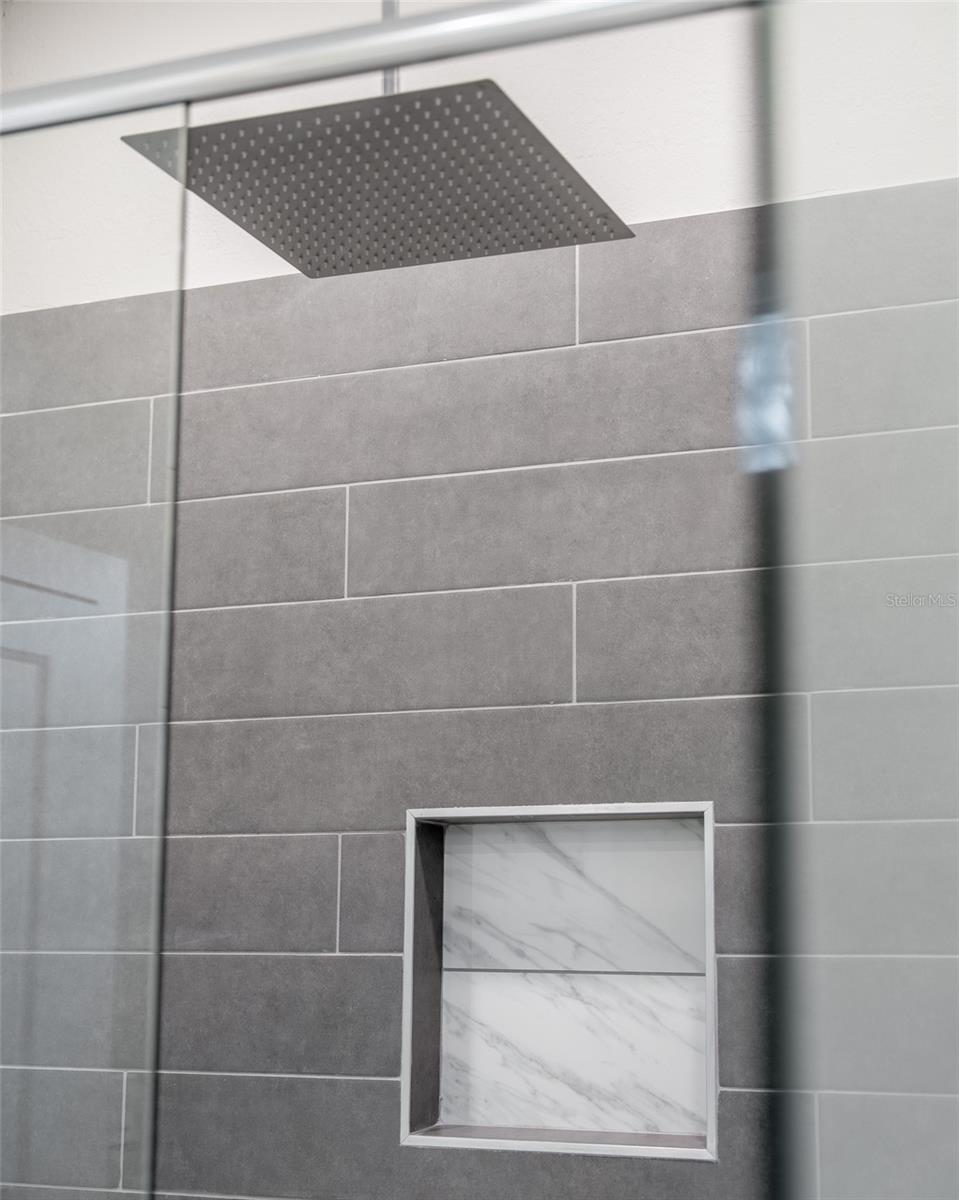 Image 41 of 52 For 1250 Papillon Street