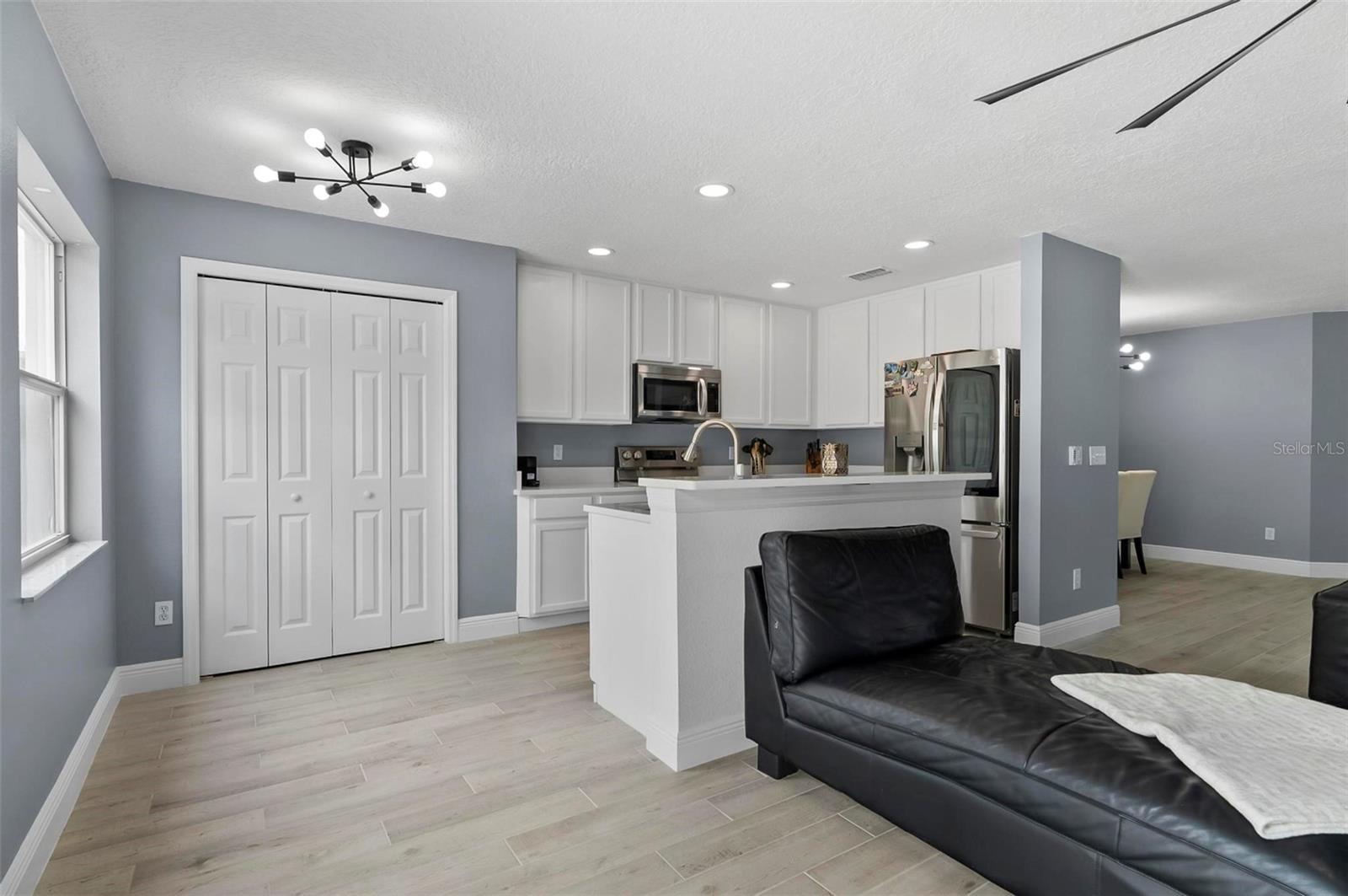 Image 14 of 77 For 12661 Somerset Oaks Street