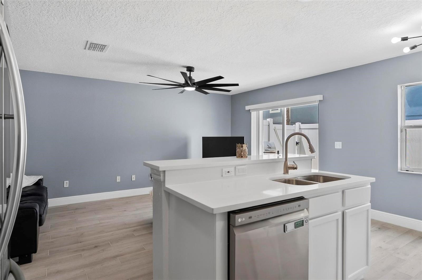 Image 16 of 77 For 12661 Somerset Oaks Street