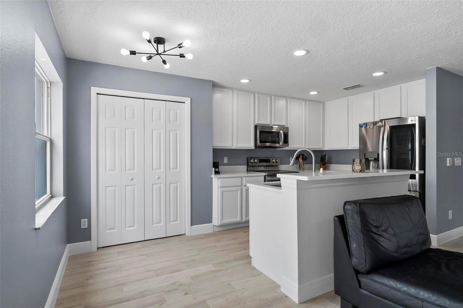 Image 30 of 77 For 12661 Somerset Oaks Street
