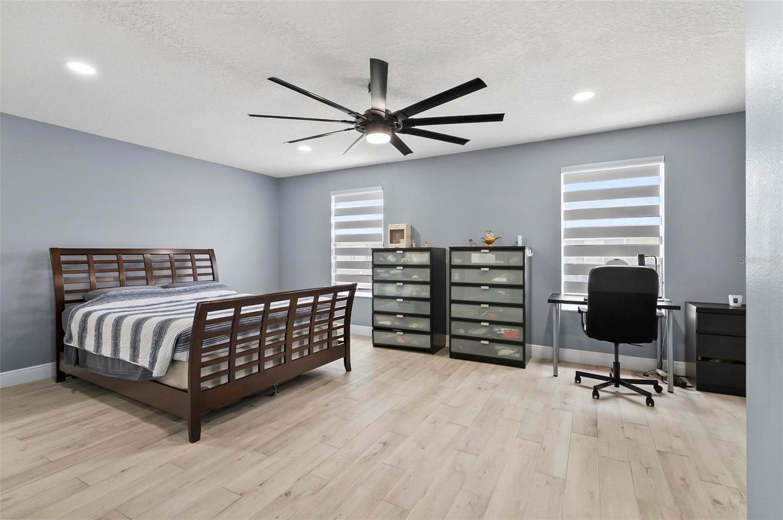 Image 39 of 77 For 12661 Somerset Oaks Street