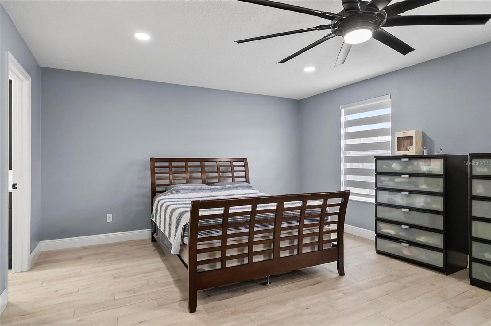 Image 42 of 77 For 12661 Somerset Oaks Street