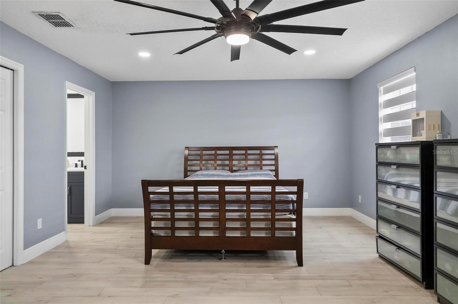 Image 43 of 77 For 12661 Somerset Oaks Street