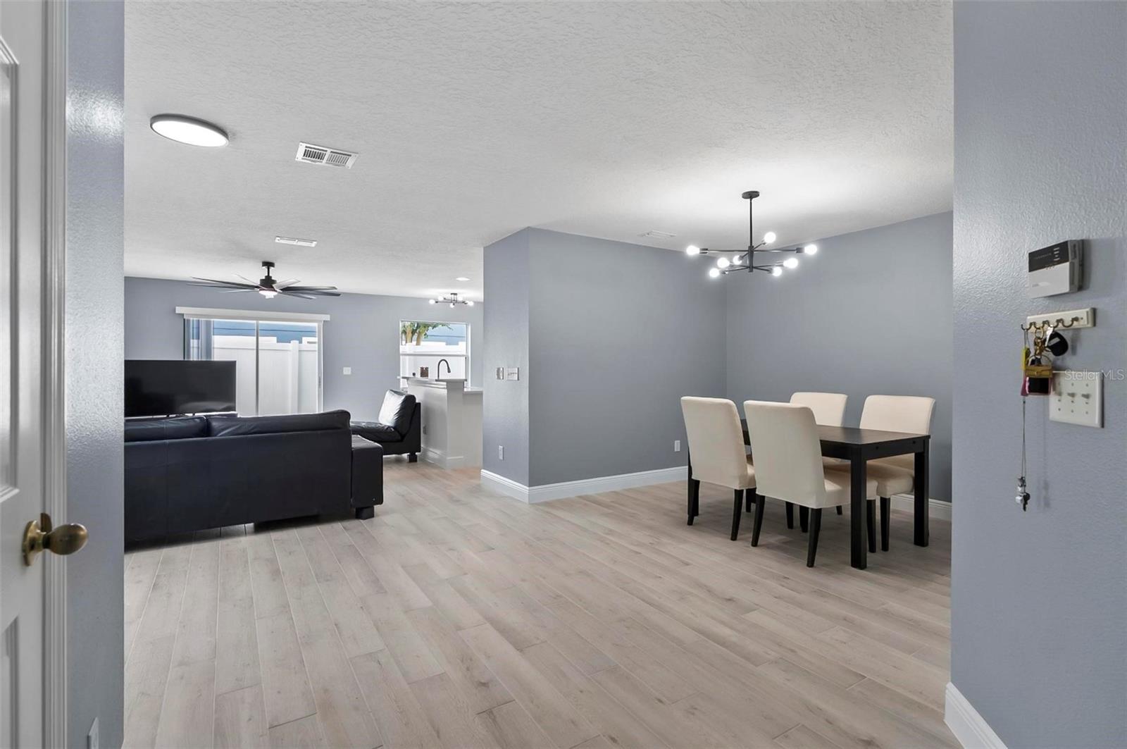Image 5 of 77 For 12661 Somerset Oaks Street