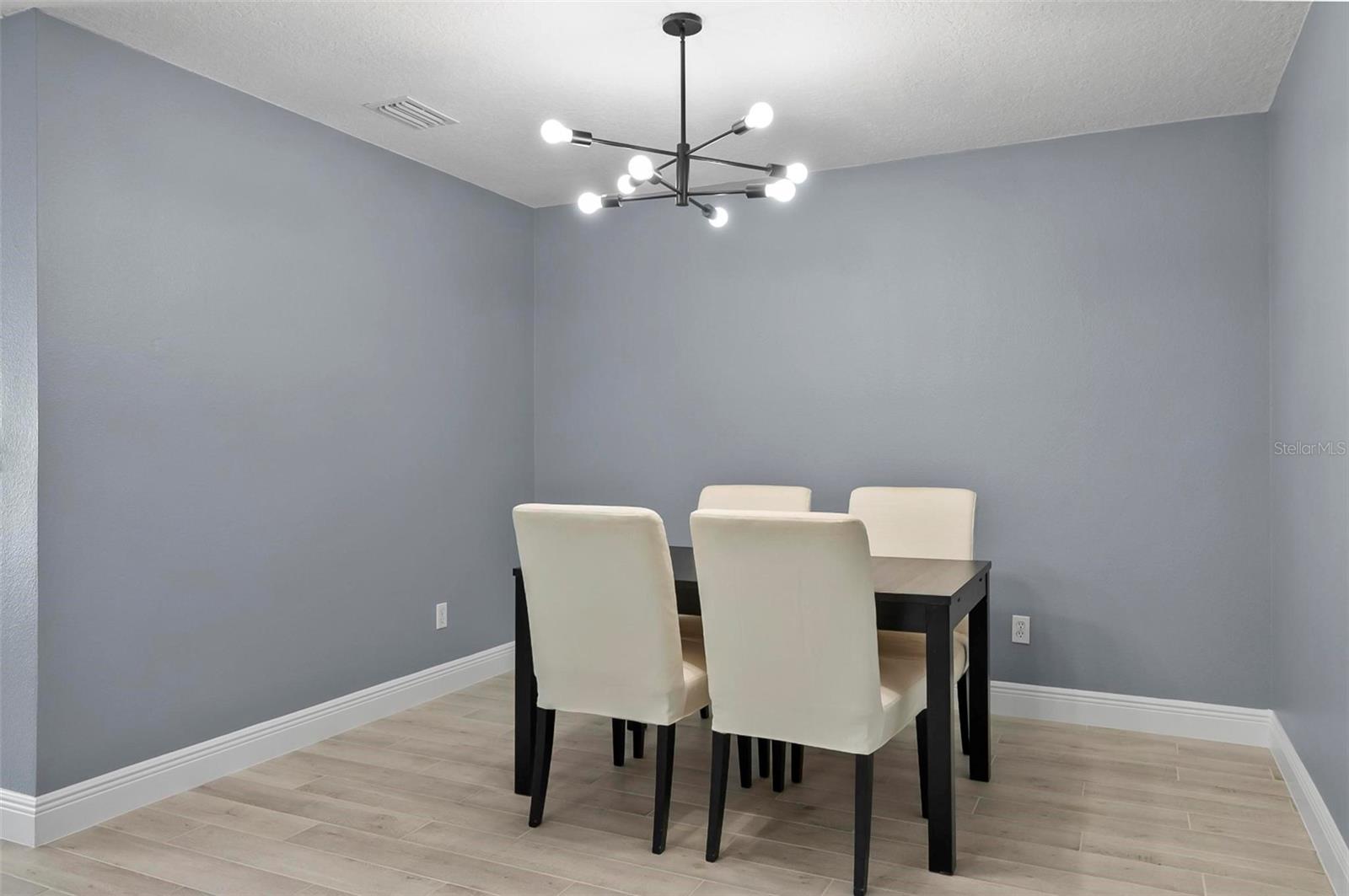 Image 8 of 77 For 12661 Somerset Oaks Street