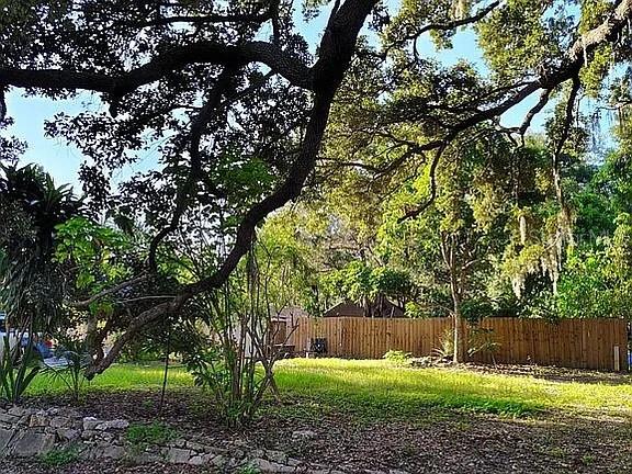 Image 7 of 16 For 820 Bayou Avenue