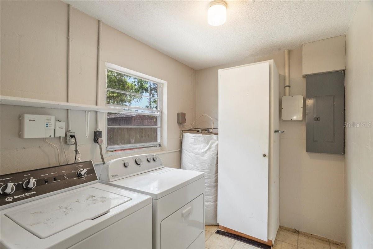 Image 23 of 41 For 408 Eunice Drive