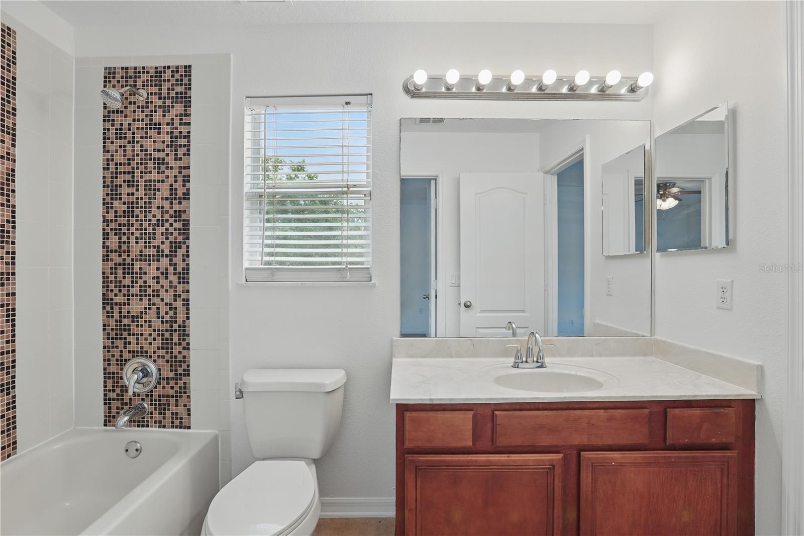 Image 21 of 54 For 5525 Oakworth Place
