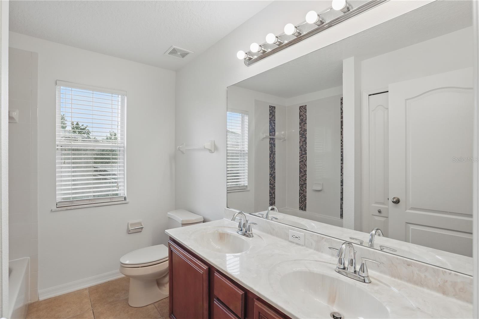 Image 24 of 54 For 5525 Oakworth Place