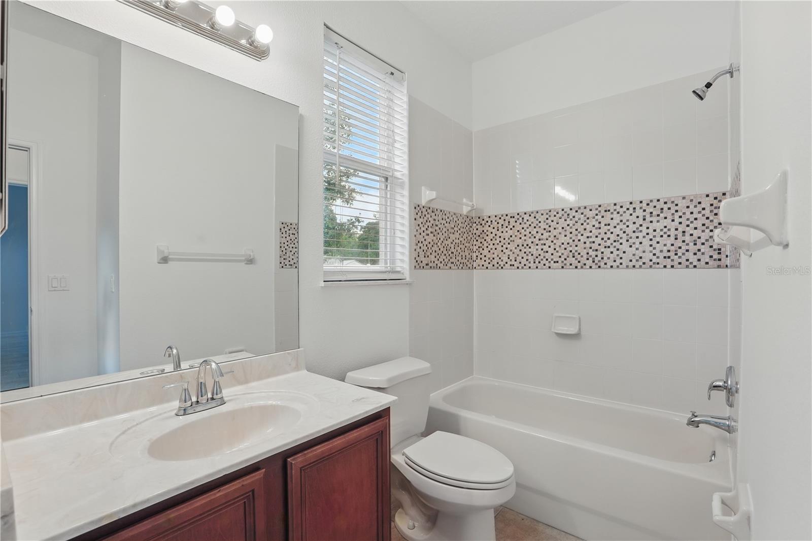 Image 27 of 54 For 5525 Oakworth Place