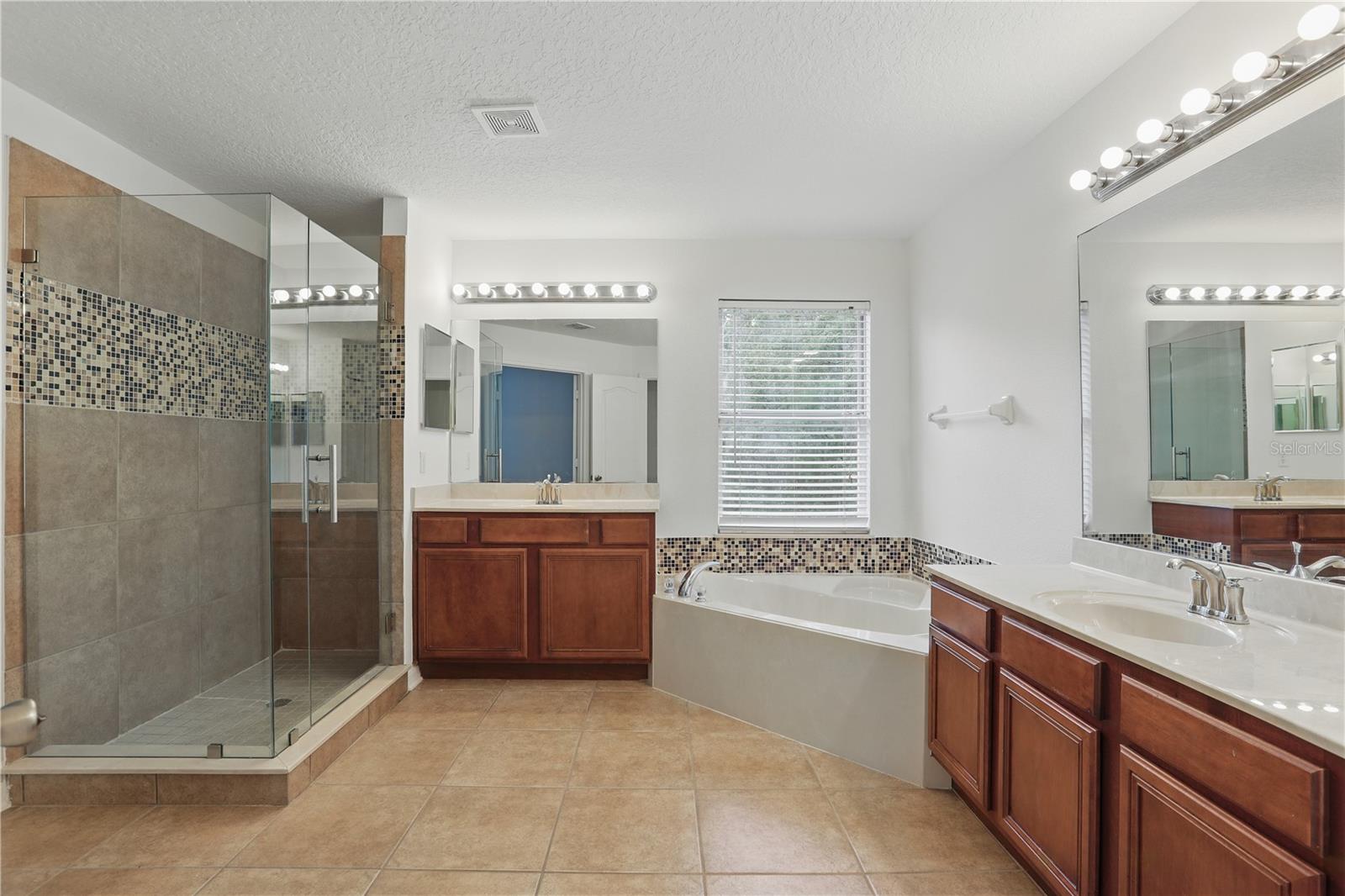 Image 38 of 54 For 5525 Oakworth Place