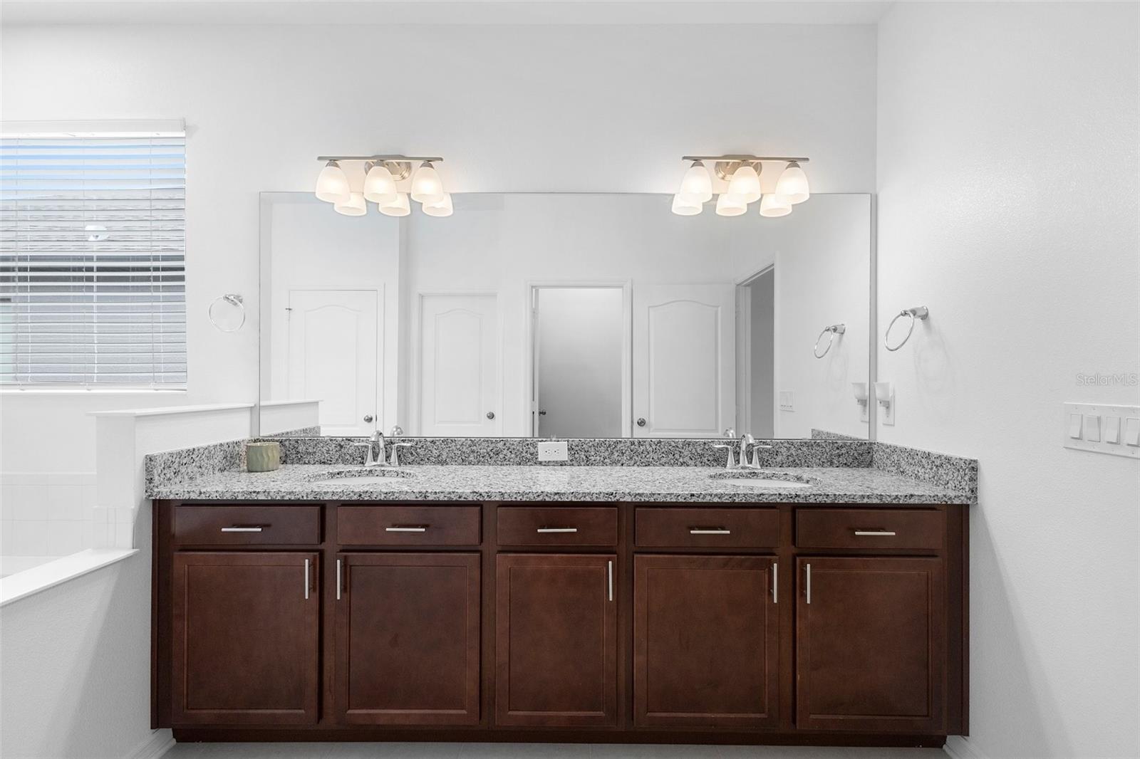 Image 33 of 50 For 17199 Hickory Wind Drive