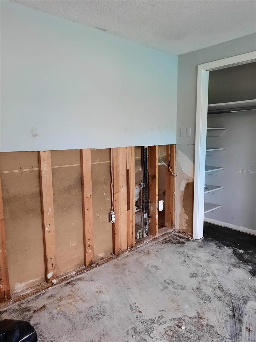 Image 11 of 22 For 7240 Donna Drive