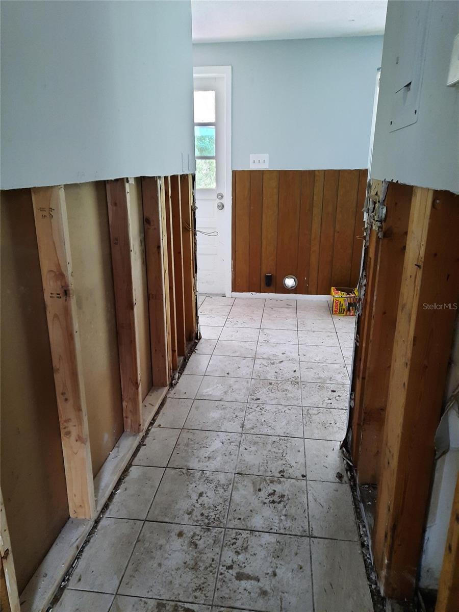 Image 15 of 22 For 7240 Donna Drive