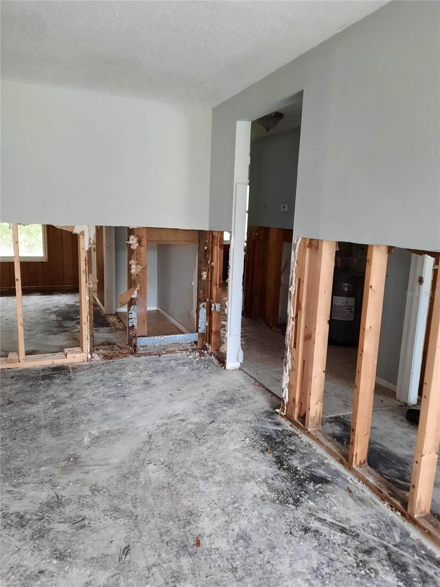 Image 6 of 22 For 7240 Donna Drive
