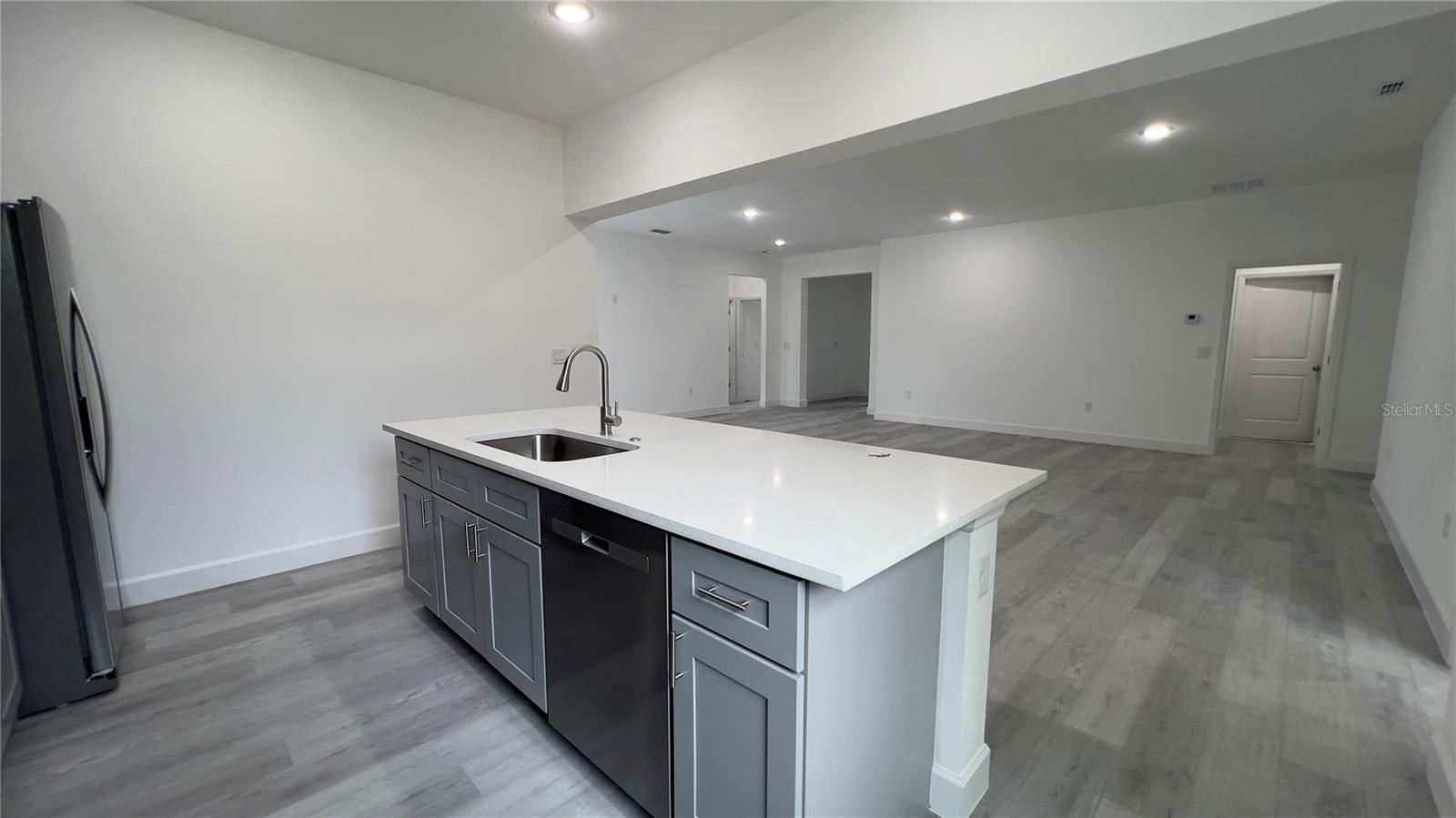 Image 11 of 33 For 16457 27th Avenue