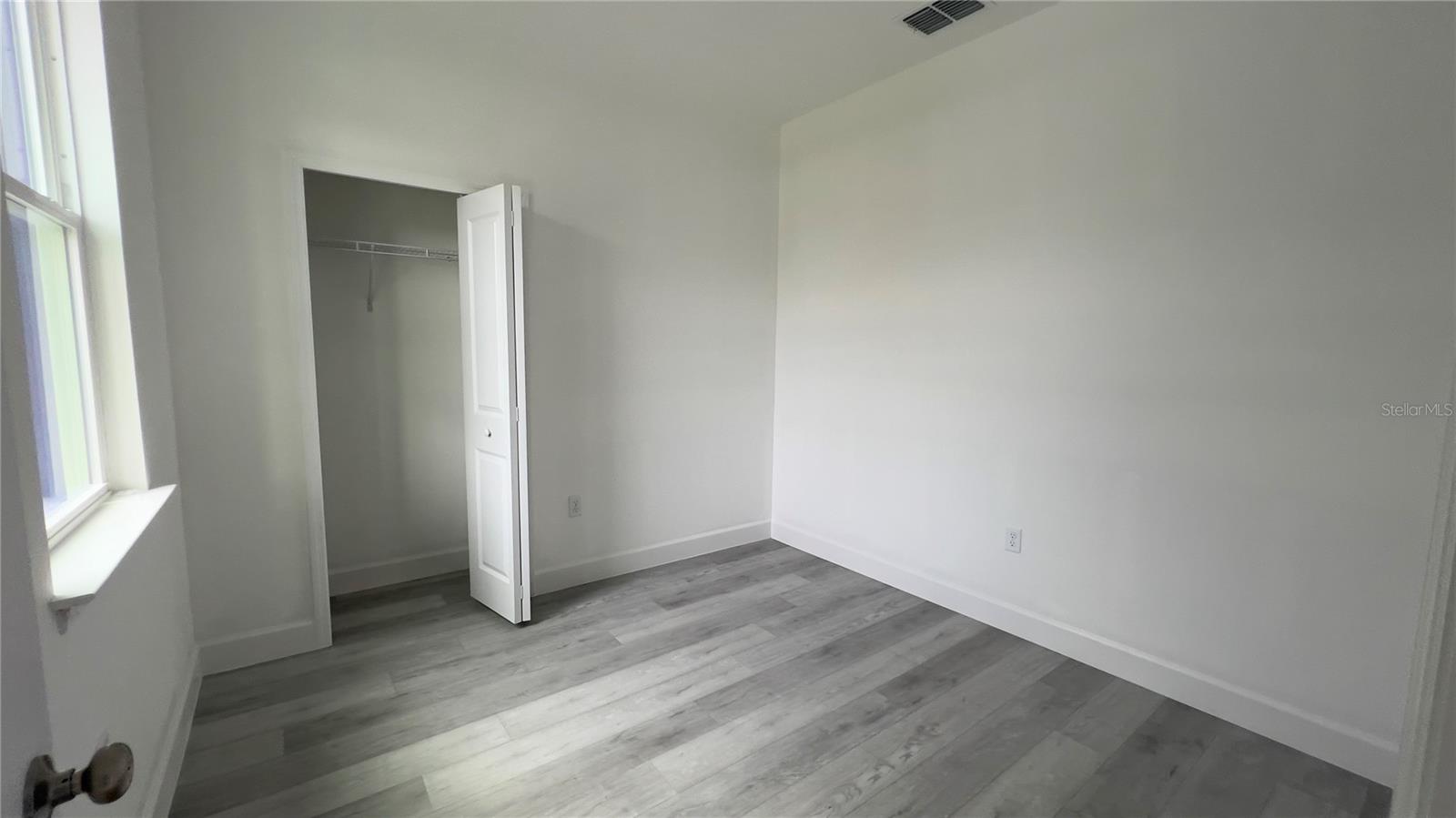 Image 3 of 33 For 16457 27th Avenue