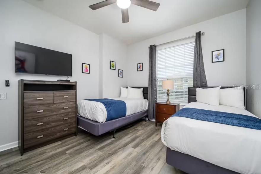 Image 9 of 11 For 4802 Cayview Avenue 301