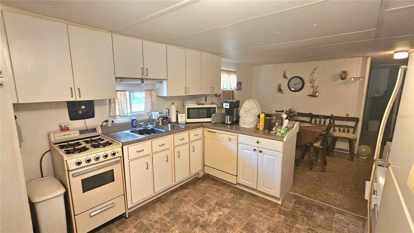 Image 14 of 29 For 24533 Pink Panther Road