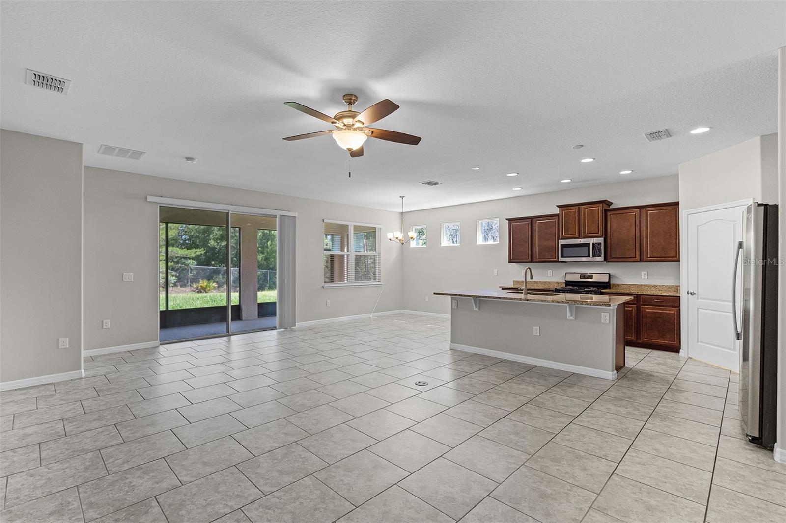 Image 11 of 62 For 405 Freesia Court
