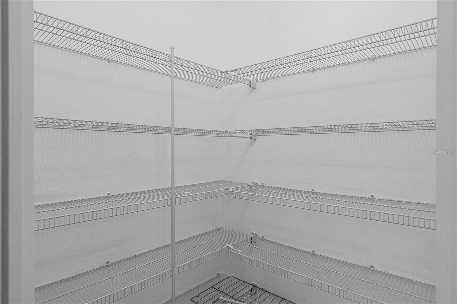 Image 18 of 62 For 405 Freesia Court