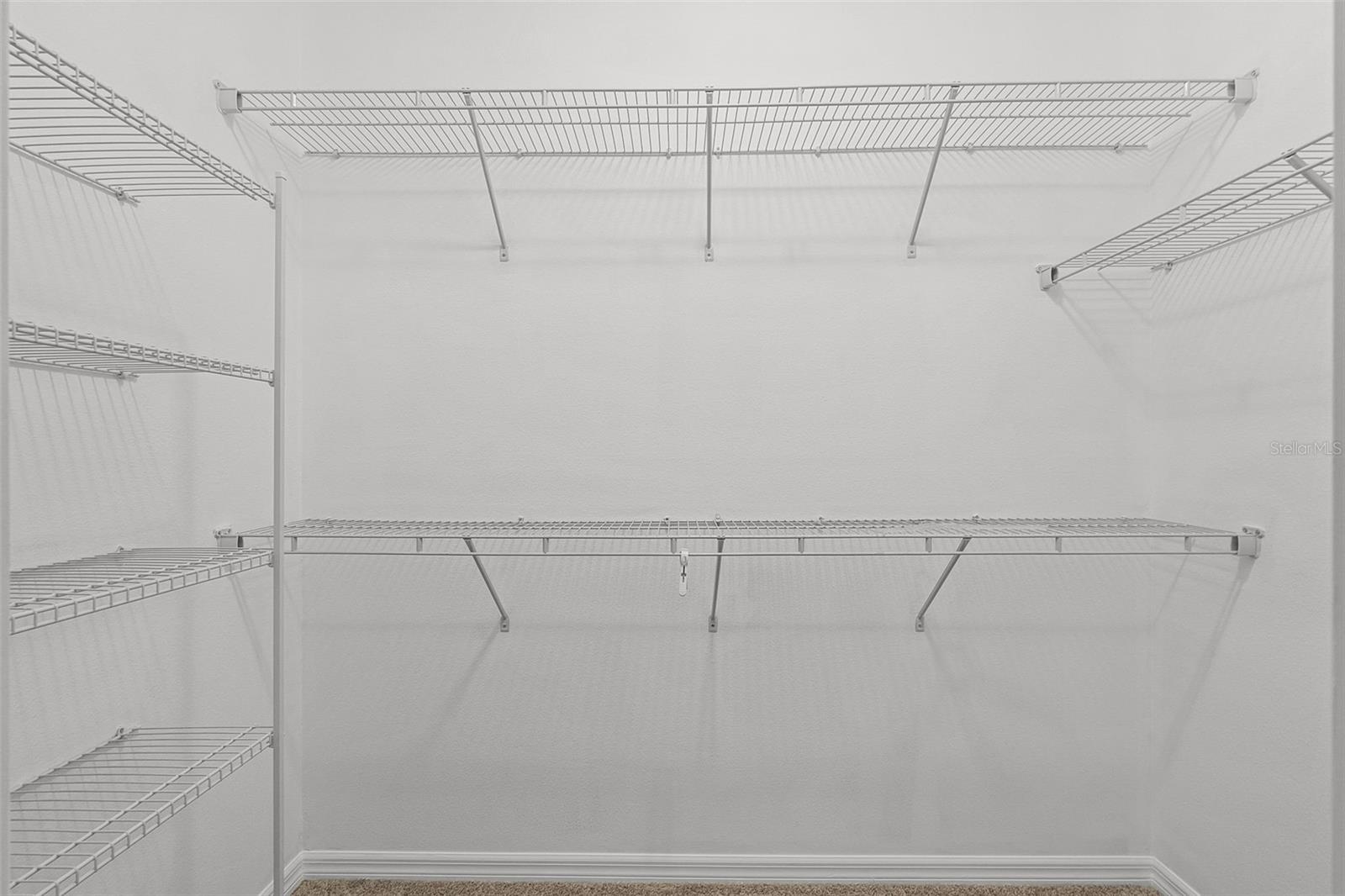 Image 31 of 62 For 405 Freesia Court