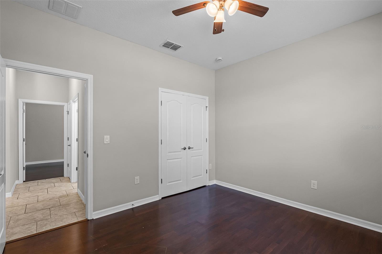 Image 33 of 62 For 405 Freesia Court