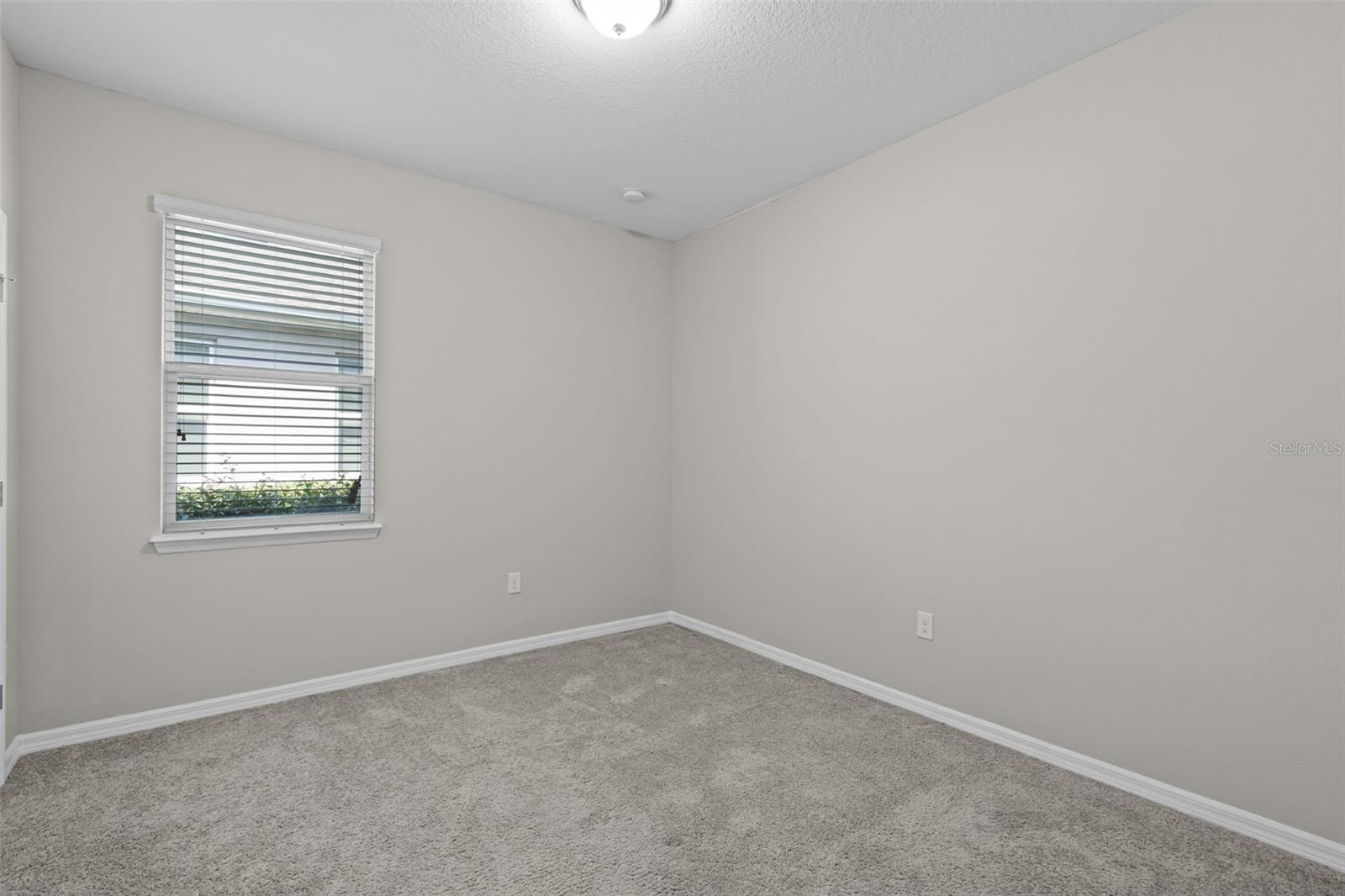 Image 38 of 62 For 405 Freesia Court
